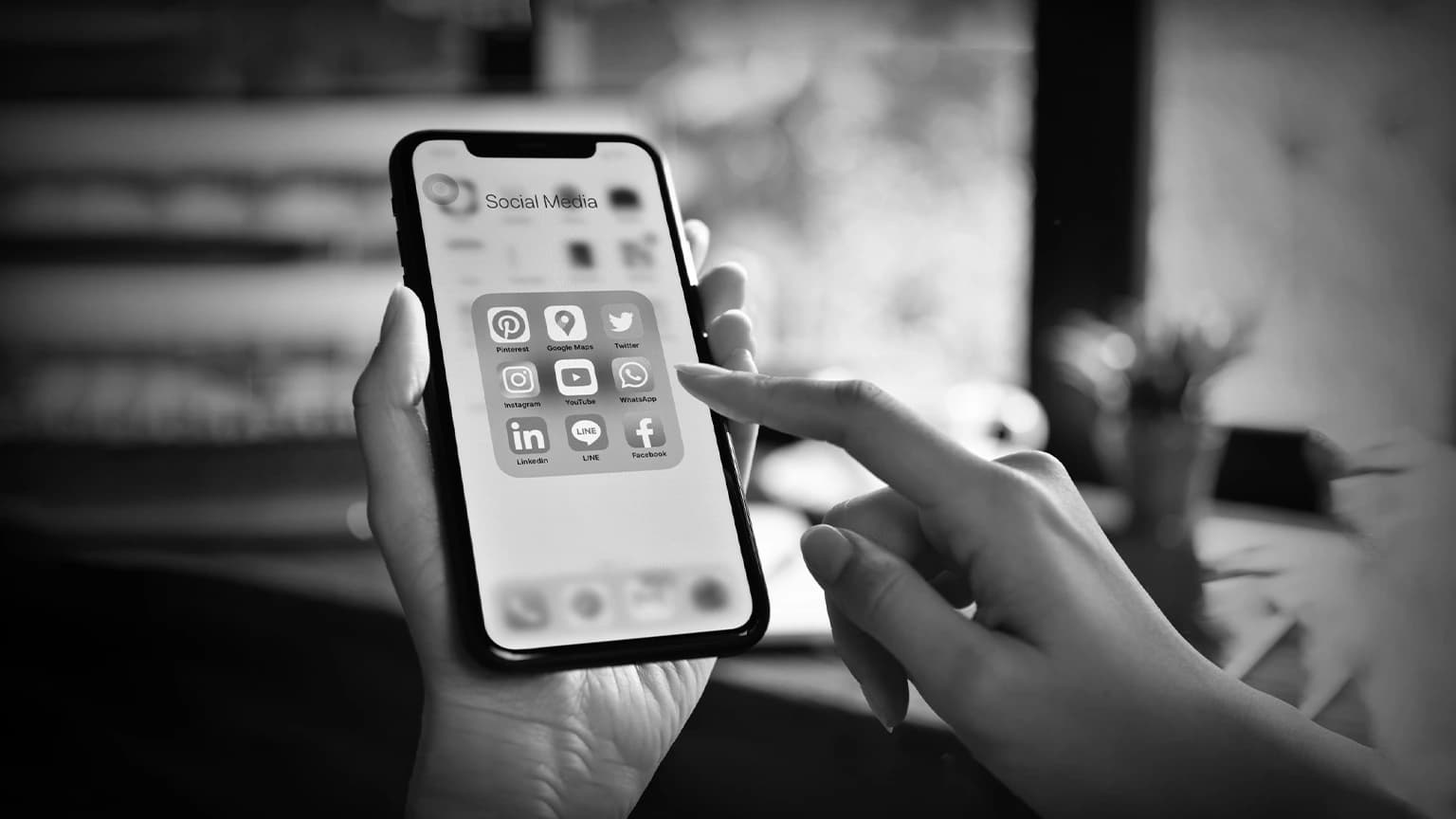 /images/card-banner/social media.webp